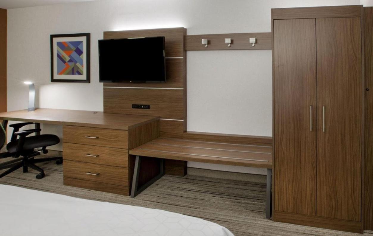 Holiday Inn Express Hotel & Suites Woodland Hills By Ihg Los Angeles Kültér fotó