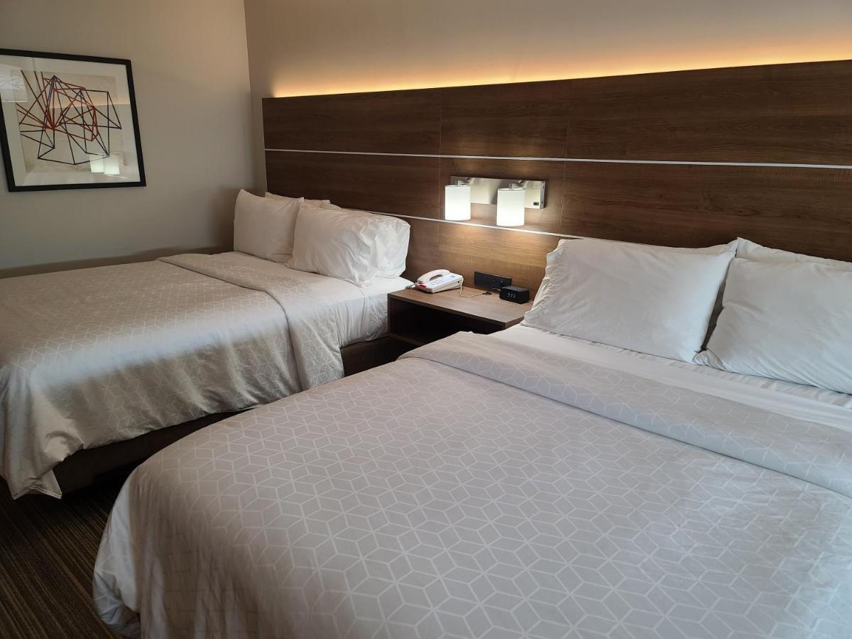 Holiday Inn Express Hotel & Suites Woodland Hills By Ihg Los Angeles Kültér fotó