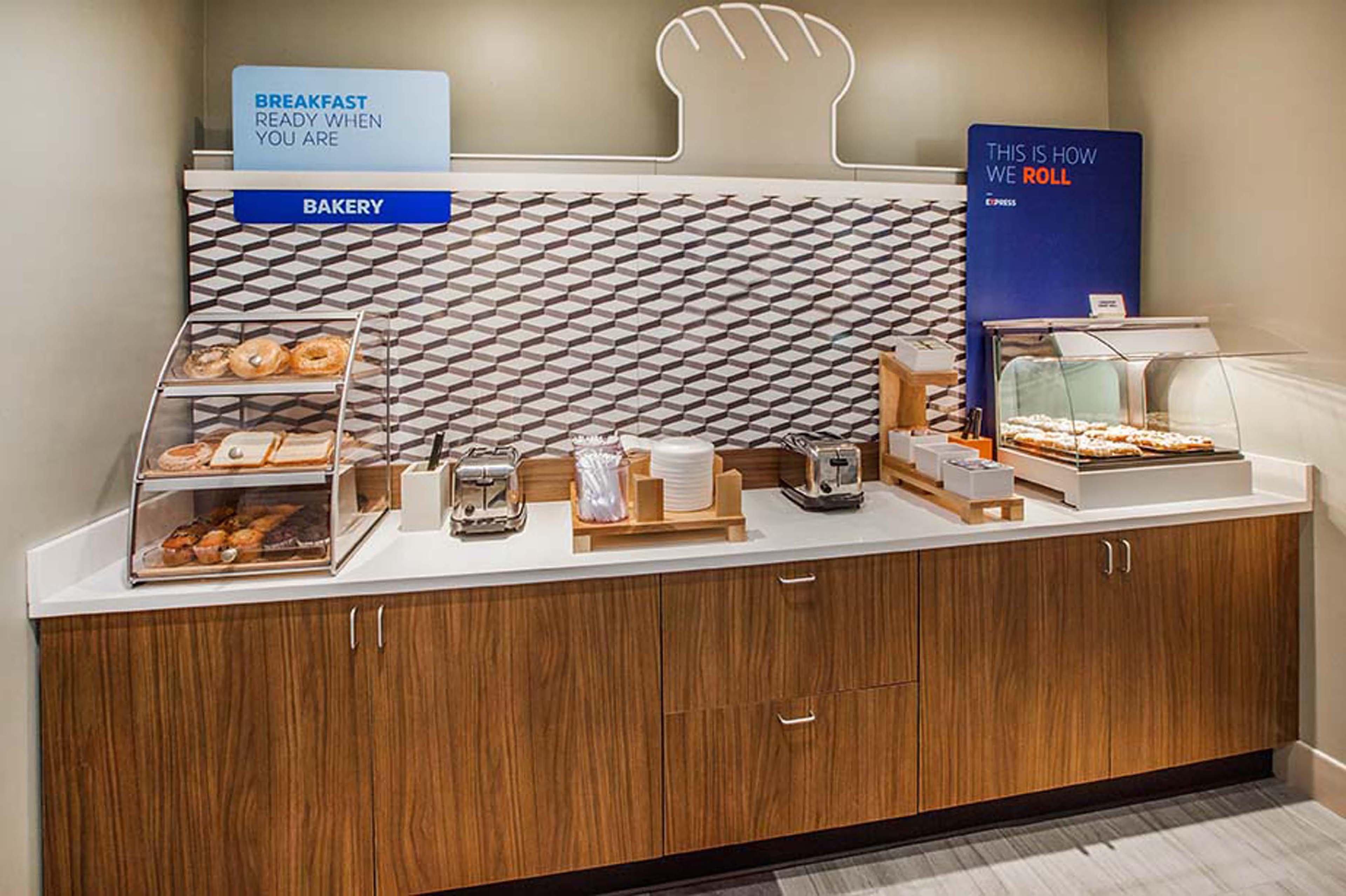Holiday Inn Express Hotel & Suites Woodland Hills By Ihg Los Angeles Kültér fotó