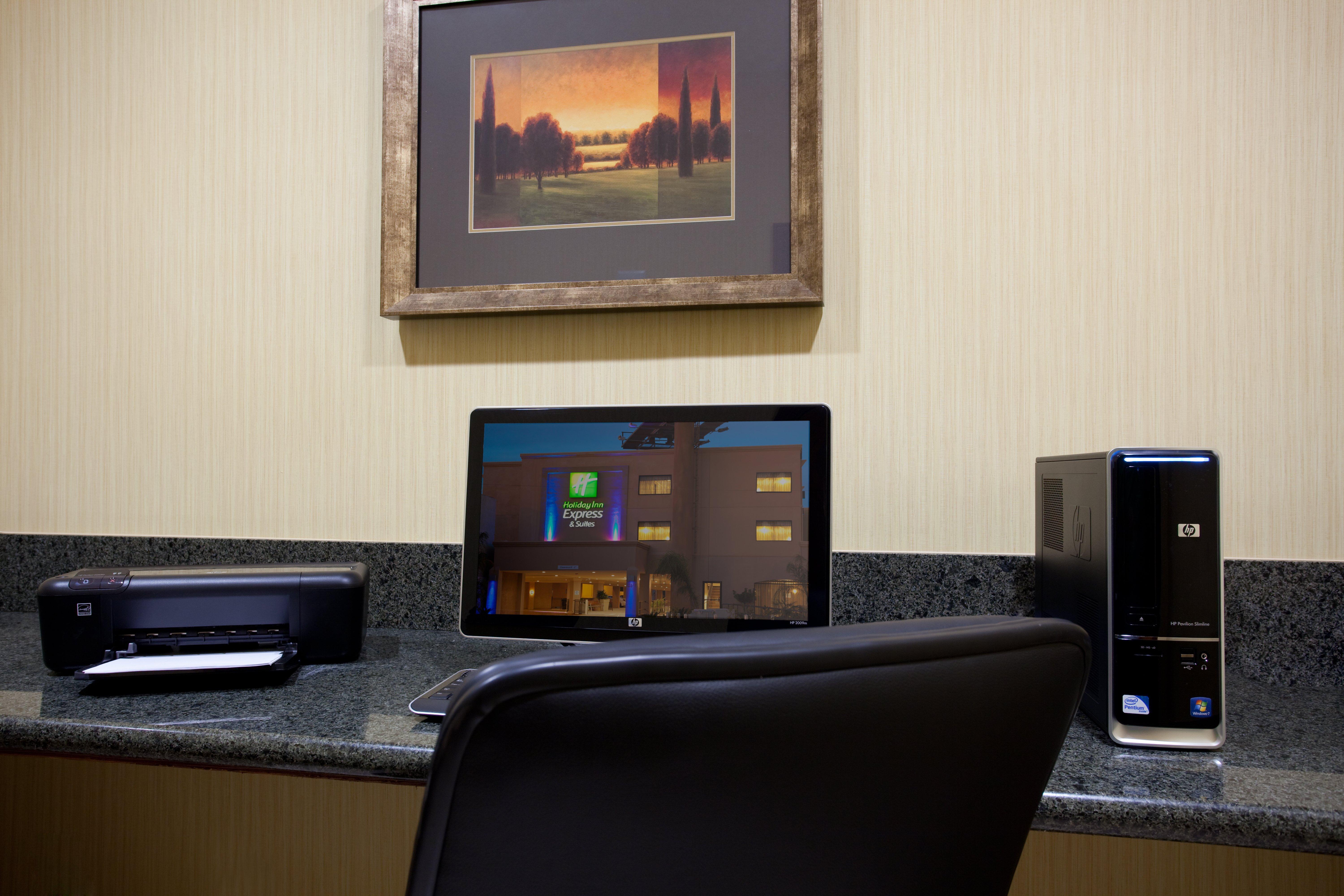 Holiday Inn Express Hotel & Suites Woodland Hills By Ihg Los Angeles Kültér fotó