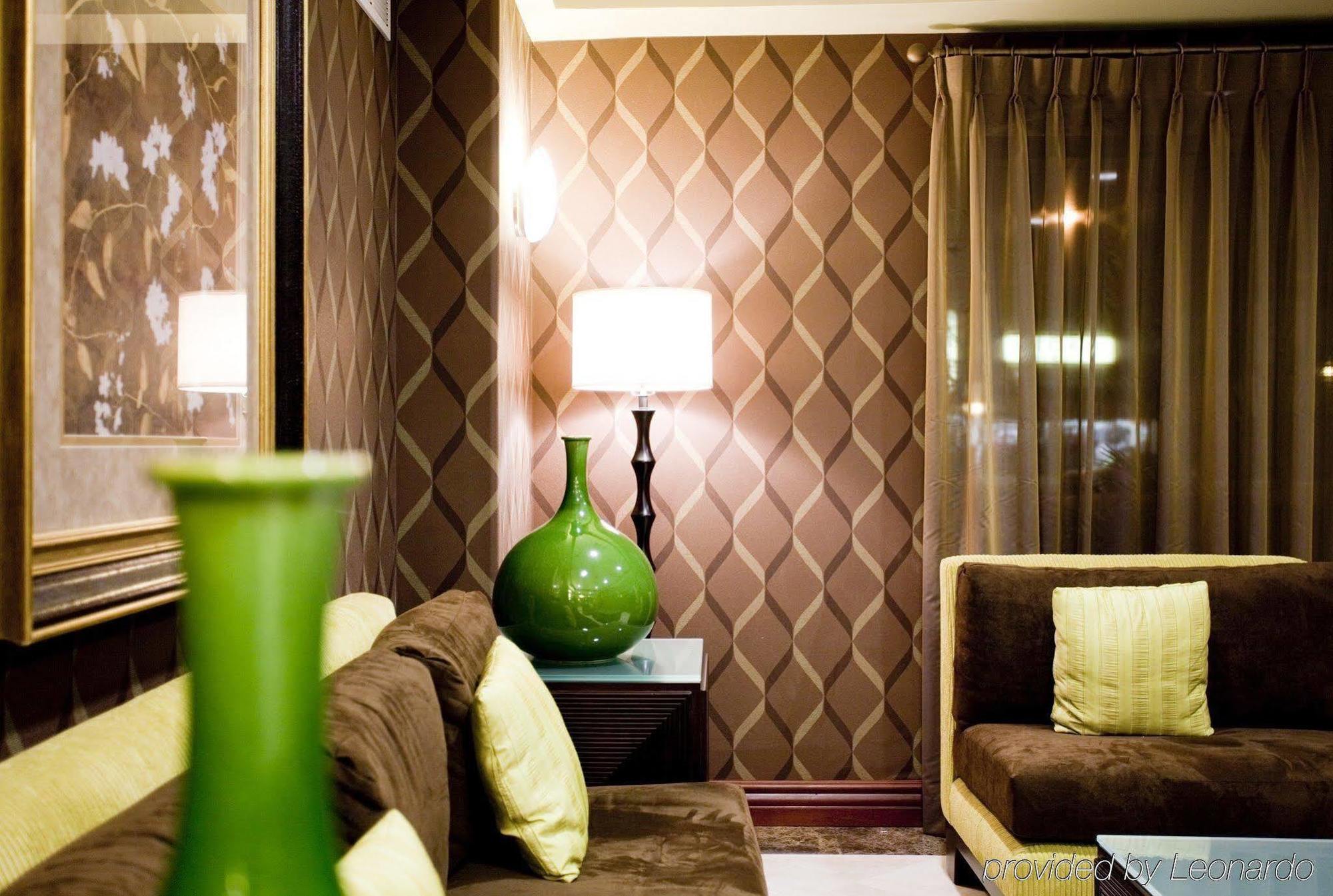 Holiday Inn Express Hotel & Suites Woodland Hills By Ihg Los Angeles Kültér fotó