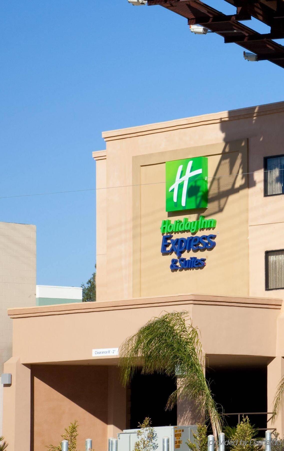 Holiday Inn Express Hotel & Suites Woodland Hills By Ihg Los Angeles Kültér fotó