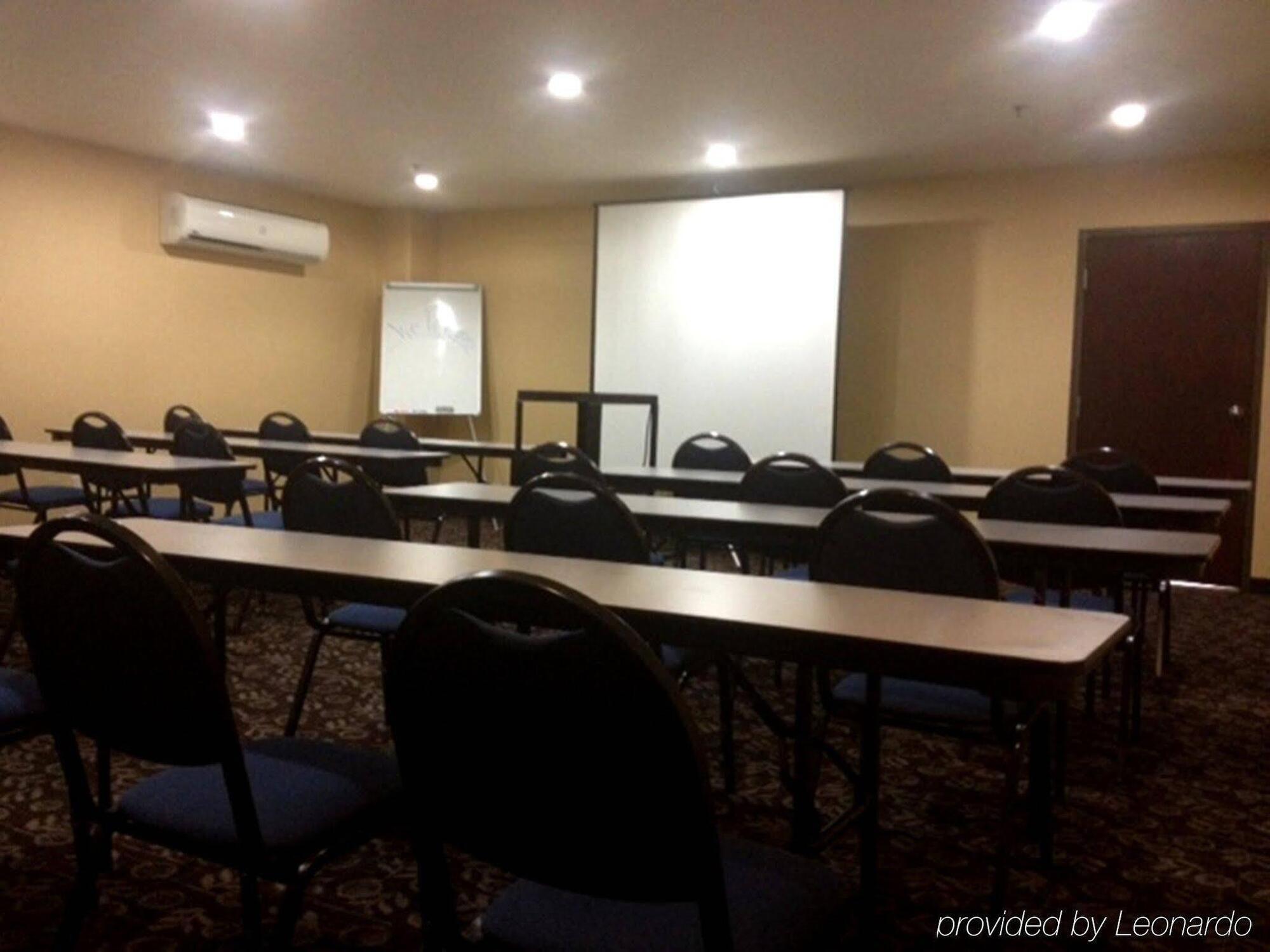 Holiday Inn Express Hotel & Suites Woodland Hills By Ihg Los Angeles Kültér fotó