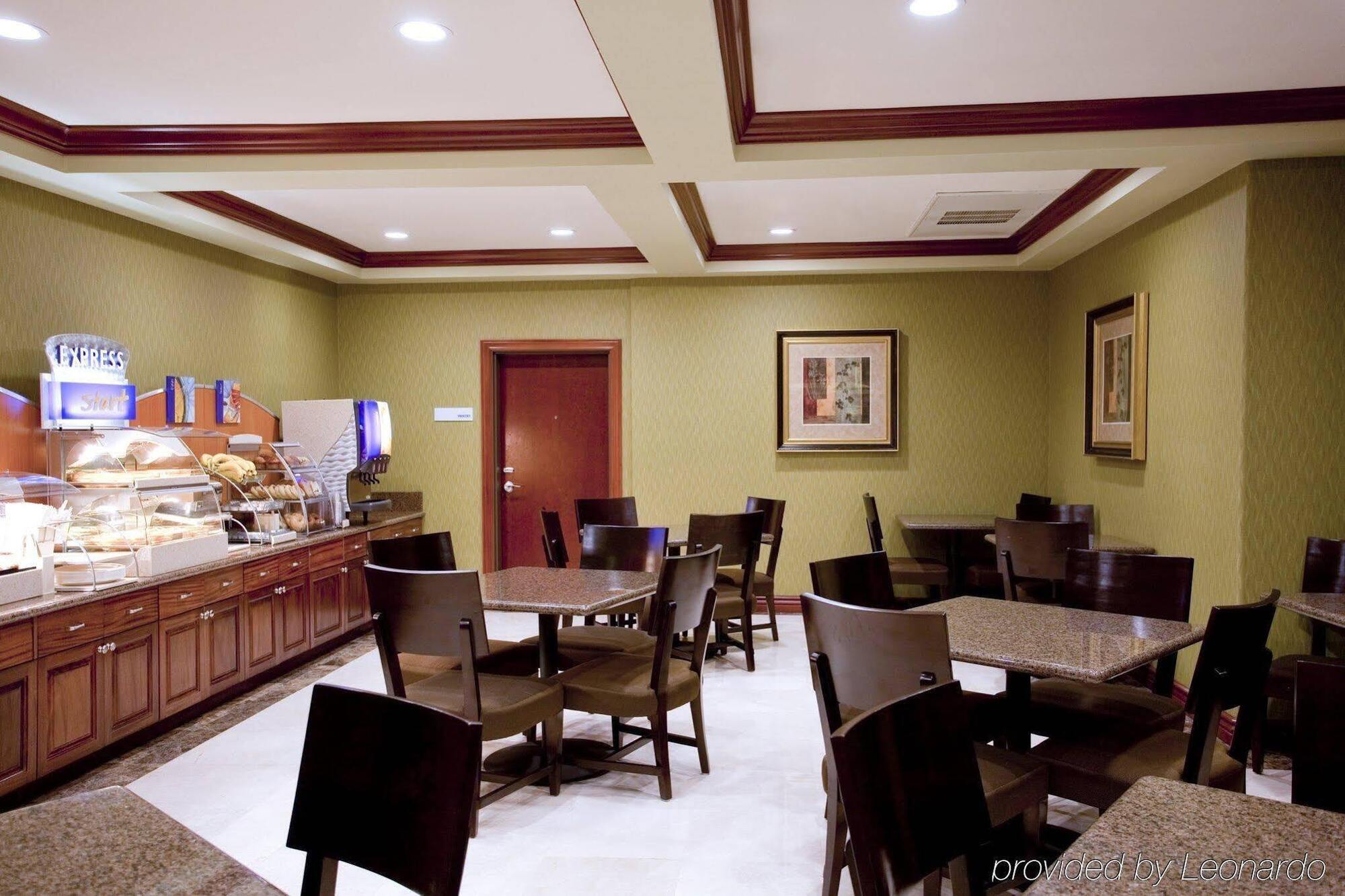 Holiday Inn Express Hotel & Suites Woodland Hills By Ihg Los Angeles Kültér fotó